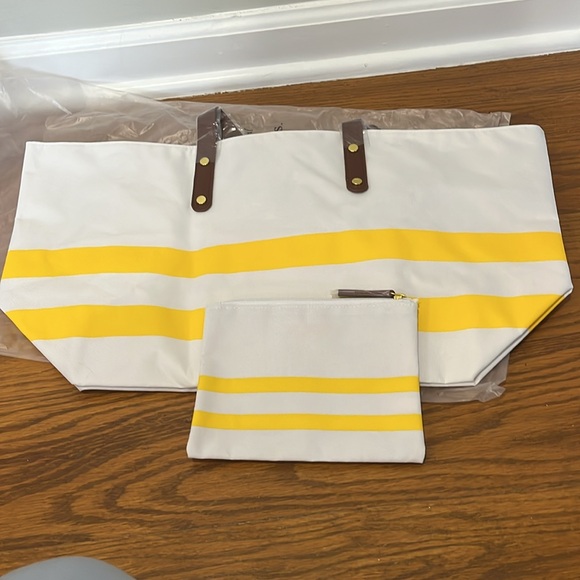 Yellow and White Tote or Garment Bag - Picture 4 of 6